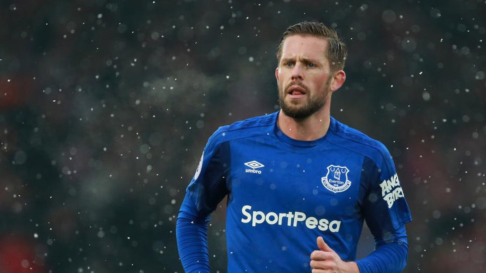 开云体育官方网站登陆-丹·卡特的比赛视野与出色传球,为全黑队打开进攻之门,丹.卡特